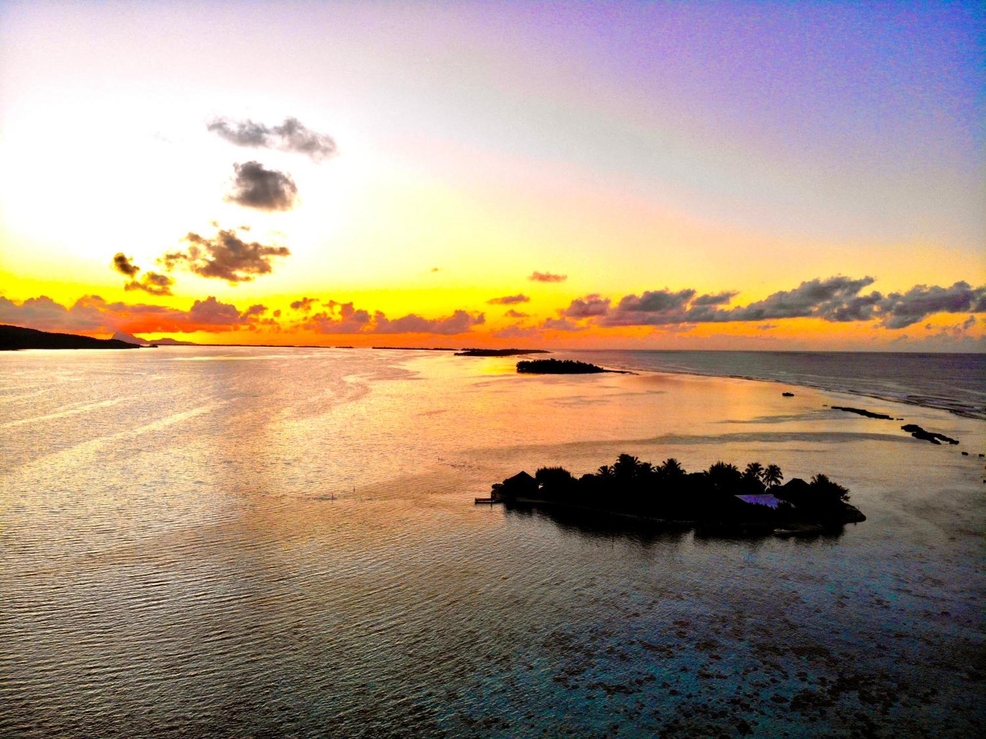 Eden Private Island Tahaa Hotel Patio  Exterior photo