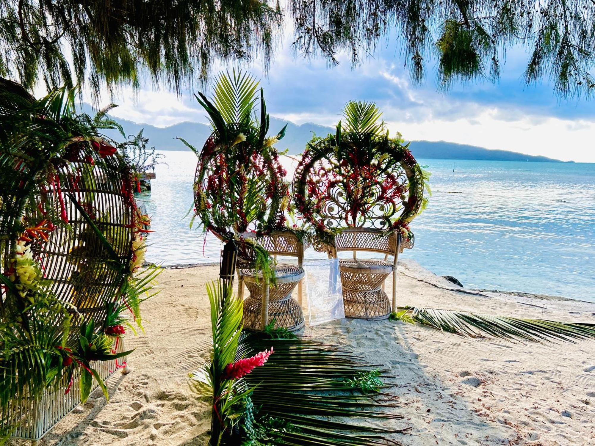 Eden Private Island Tahaa Hotel Patio  Exterior photo